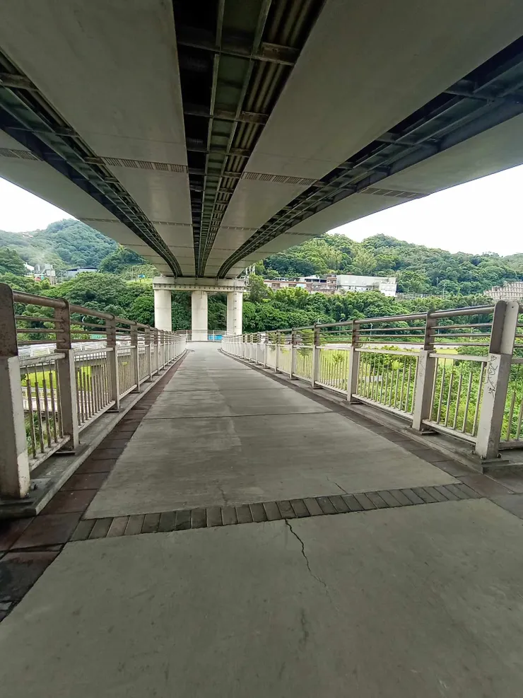 橘亮果謝又三來