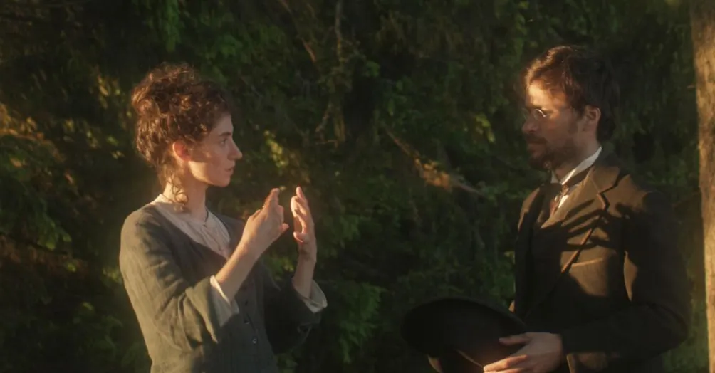 小姐妳的票。某電影院B廳J排10號。