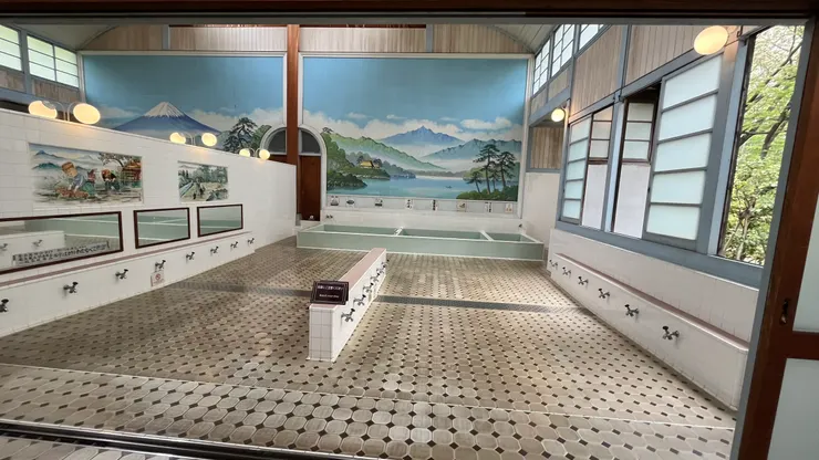 尤其平時錢湯內部嚴禁拍照，這樣自由拍攝也算難得機會。