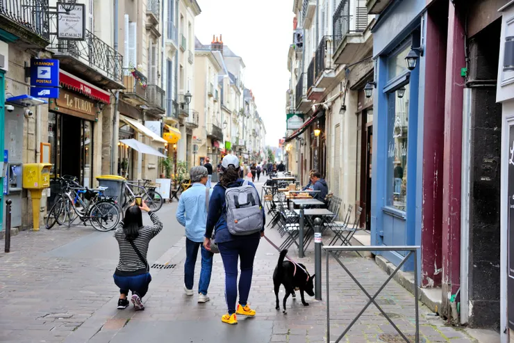 【在大教堂附近的圖爾老城區】