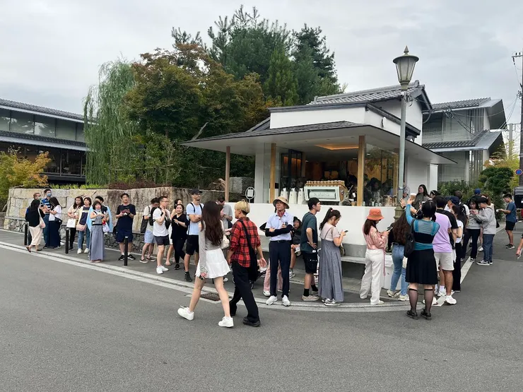 % Arabica嵐山店驚人的排隊人潮