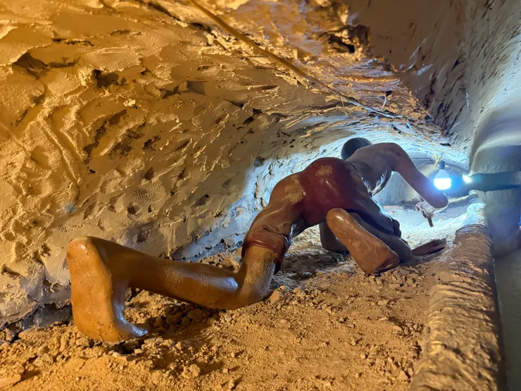 但仍有四十多人逃跑