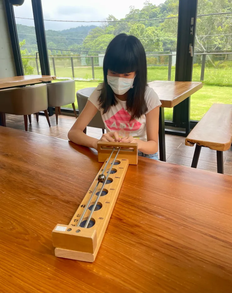 挑戰桌遊中的孩兒