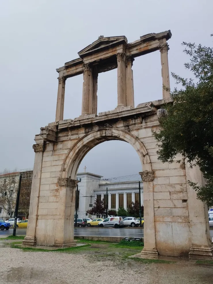 通往宙斯神廟的哈德良拱門（Arch of Hadrian）