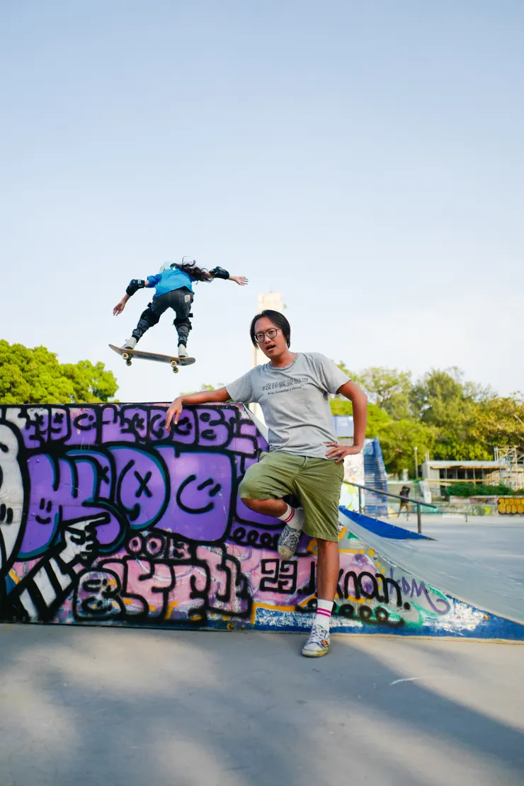 不會玩滑板的奶爸