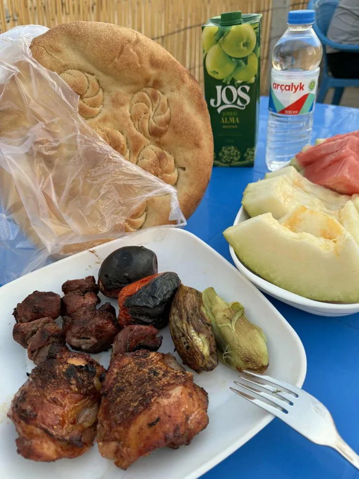 豐盛的晚餐,肉超硬...