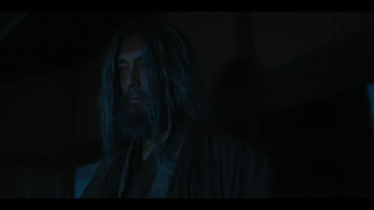 難得正面照的阿部寬 平常都低頭披頭散髮