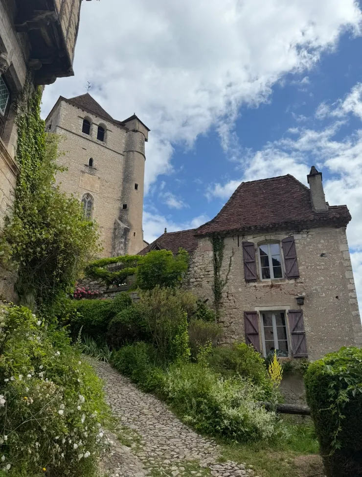 從這裡開始爬山的路口，絕對不會忘掉😂