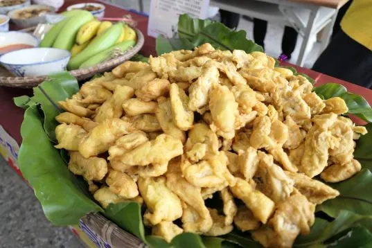 旗山區雞油樹下客屬文化協會製作的炸香蕉創意料理（圖源：文化部國家記憶庫）