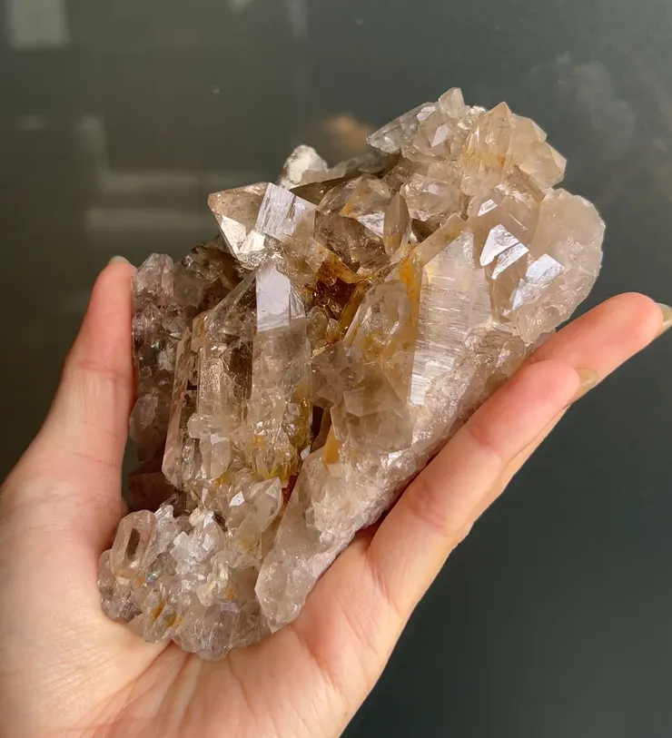 Quartz cluster Valdicastello Carducci, Pietrasanta, Lucca, Tuscany, Italy 自己挖的本地水晶簇，高透亮品質非常好