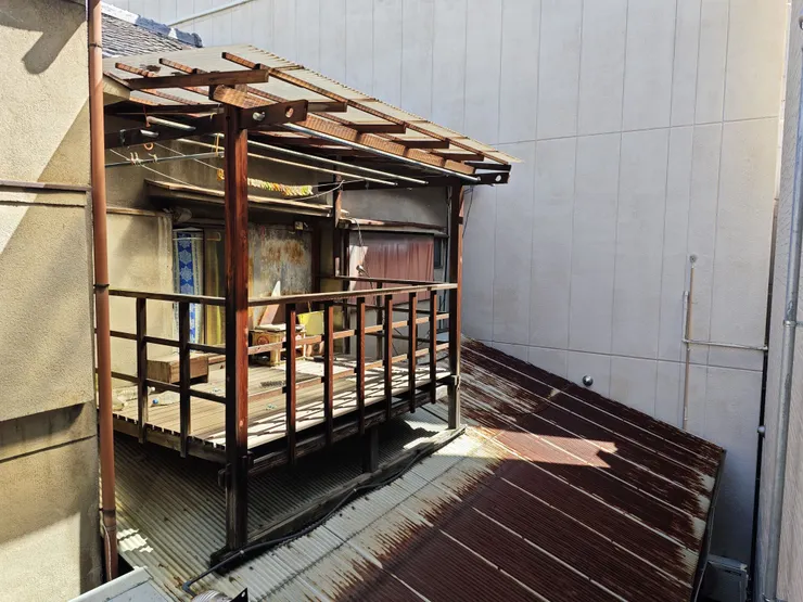 上2樓一出電梯，就能看到清楚看見隔壁家