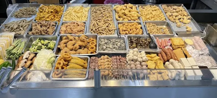 超澎湃又多樣的鹹酥雞攤（圖片截圖於網路）