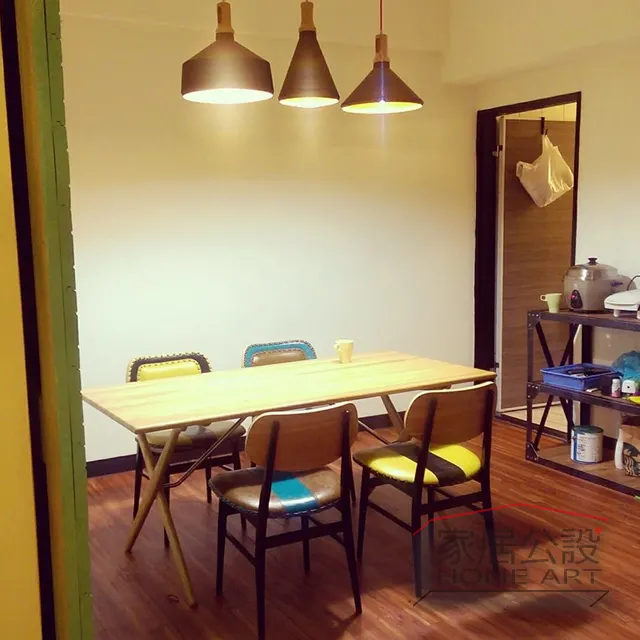 混搭風的餐桌椅搭配也是一個居家搭配趨勢