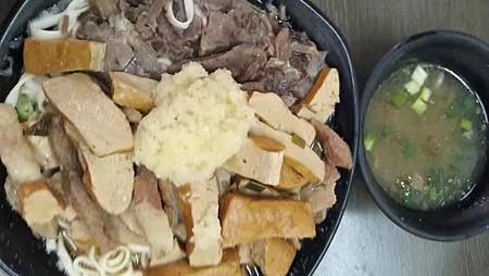[台北美食]中國文化大學校園人氣很夯的牛肉拌麵、各家媒體報導