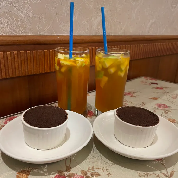 提拉米斯與水果茶