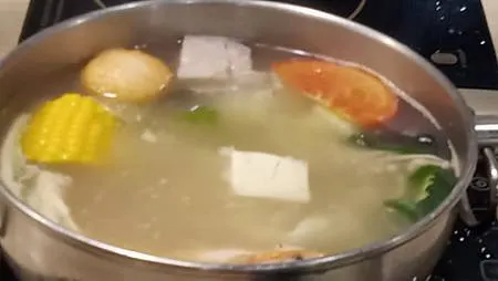 [基隆美食]GOOGLE MAP獲得四點六顆星好評的鮮牧火鍋