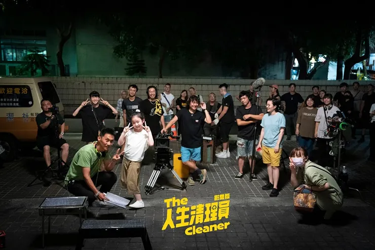 專門做特殊現場清潔的「明日清潔社」,五位清潔社成員們的故事。