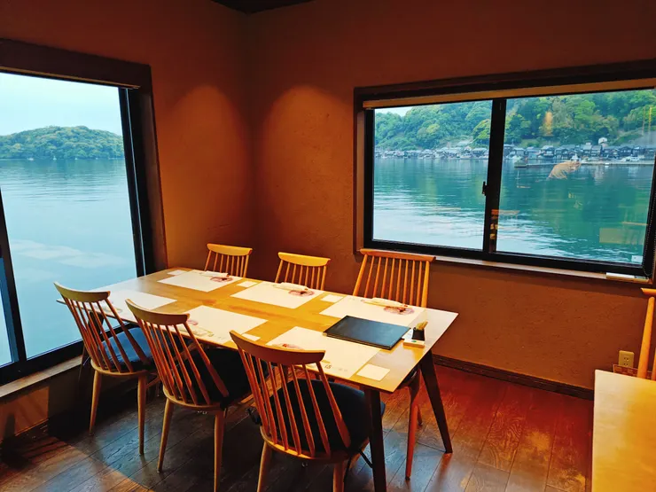 「鮨割烹 海宮」