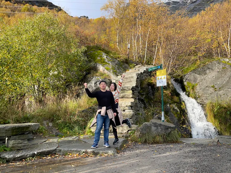 殊不知羊入虎口