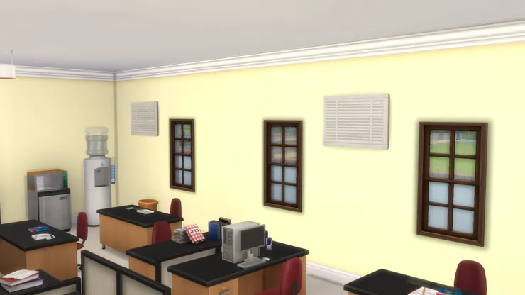 聽說靠後面和靠牆的位置是主任坐，但不知是否屬實。