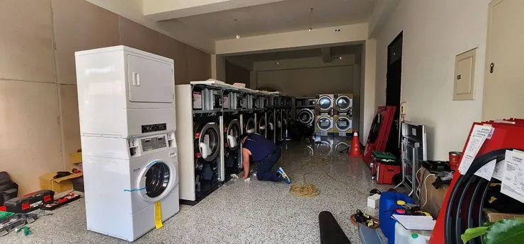 自助洗衣加盟比一比，輕鬆當老闆洗出創業人生！零基礎也能開店│