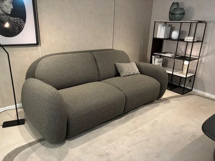 ▲NATUZZI 設計中心推出結合日夜轉換的Controra沙發床。