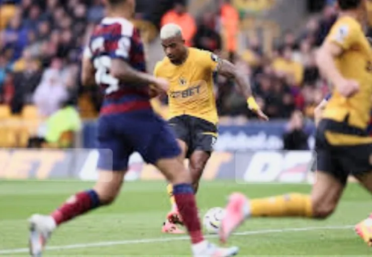 拉美拿輕鬆送球入網助狼隊領先1:0