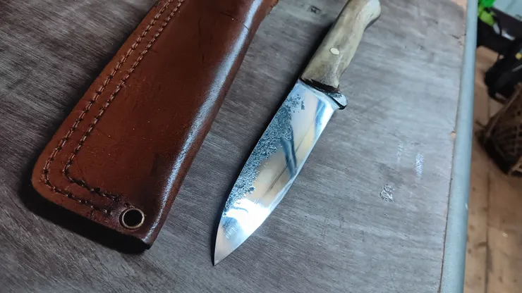 鹿角刀柄+真牛皮製刀鞘非常有質感