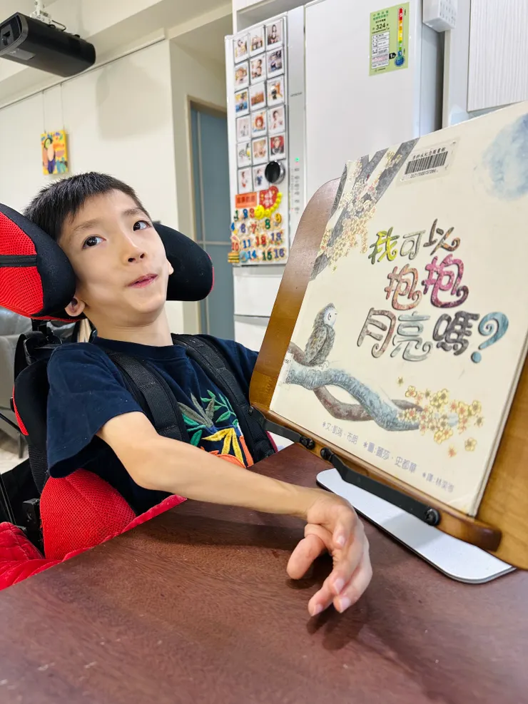 20230917 離開前那陣子念的書～媽媽想說 「我可以再抱抱你嗎？」