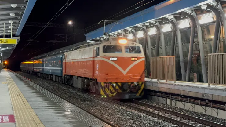 在新富車站拍攝