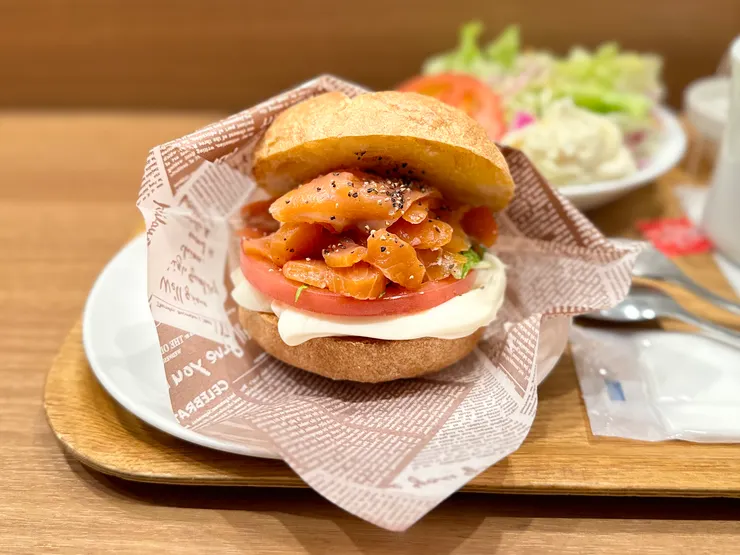 經烤焗過的Carnet再配上芝士忌廉與煙三文魚，美味程度加倍！