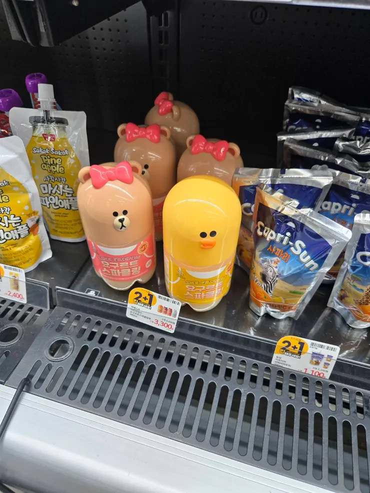 發現可愛的熊美、莎莉飲料。