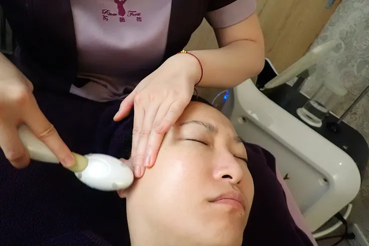 板橋美容去角質保養推薦│芮薇荷夢幻森林spa-板橋館│水飛梭氫水儀