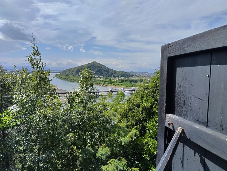 窗外可以看到木曾川