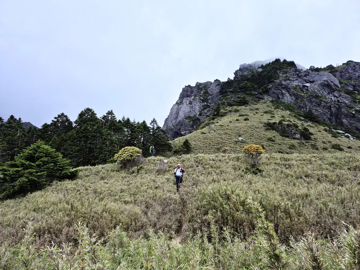 ▲下切中央尖溪山屋