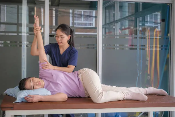 台中物理治療推薦｜元道康復中心｜肩夾擠症候群｜五十肩