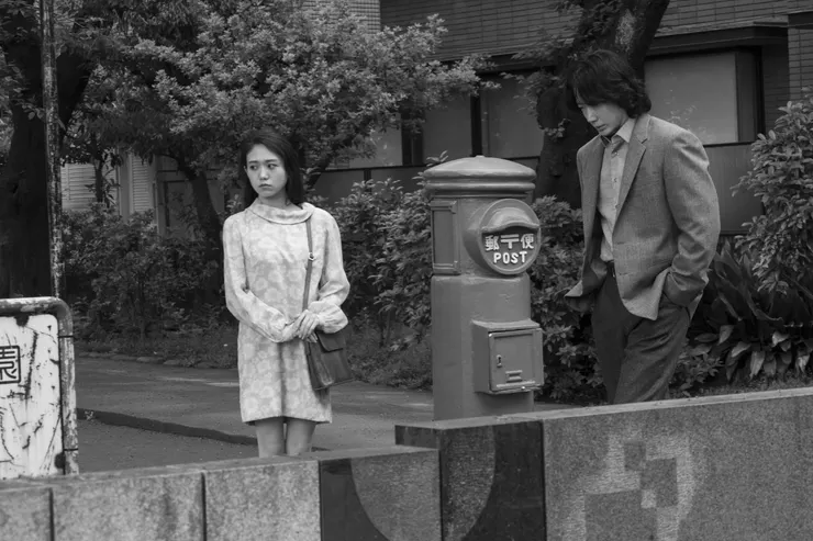 《星與月是天上的洞》