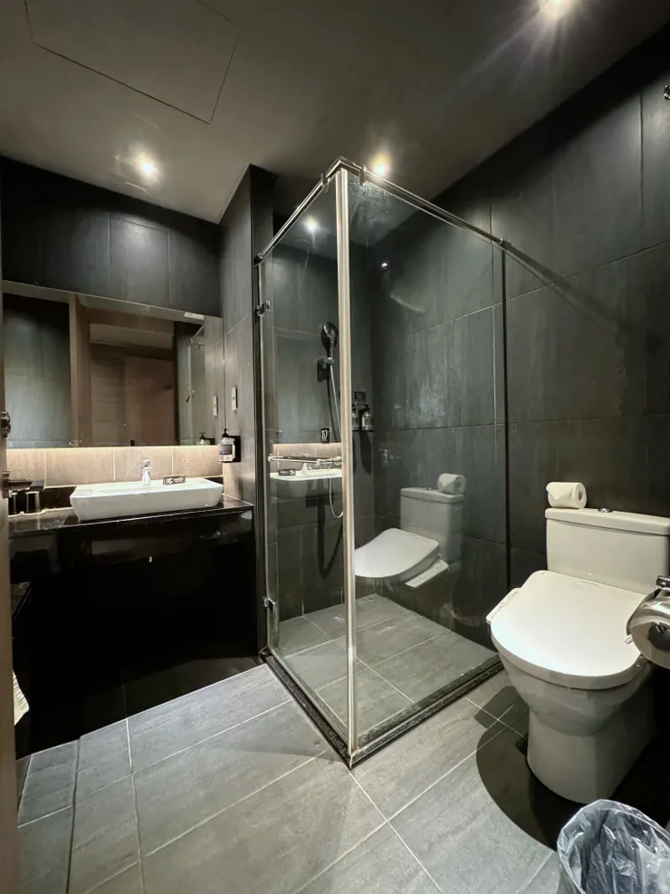 乾濕分離的衛浴,蓮蓬頭出水量大