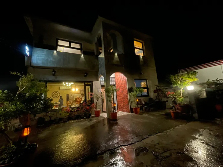 / 成功鎮上的民宿 真的是在田中央 /