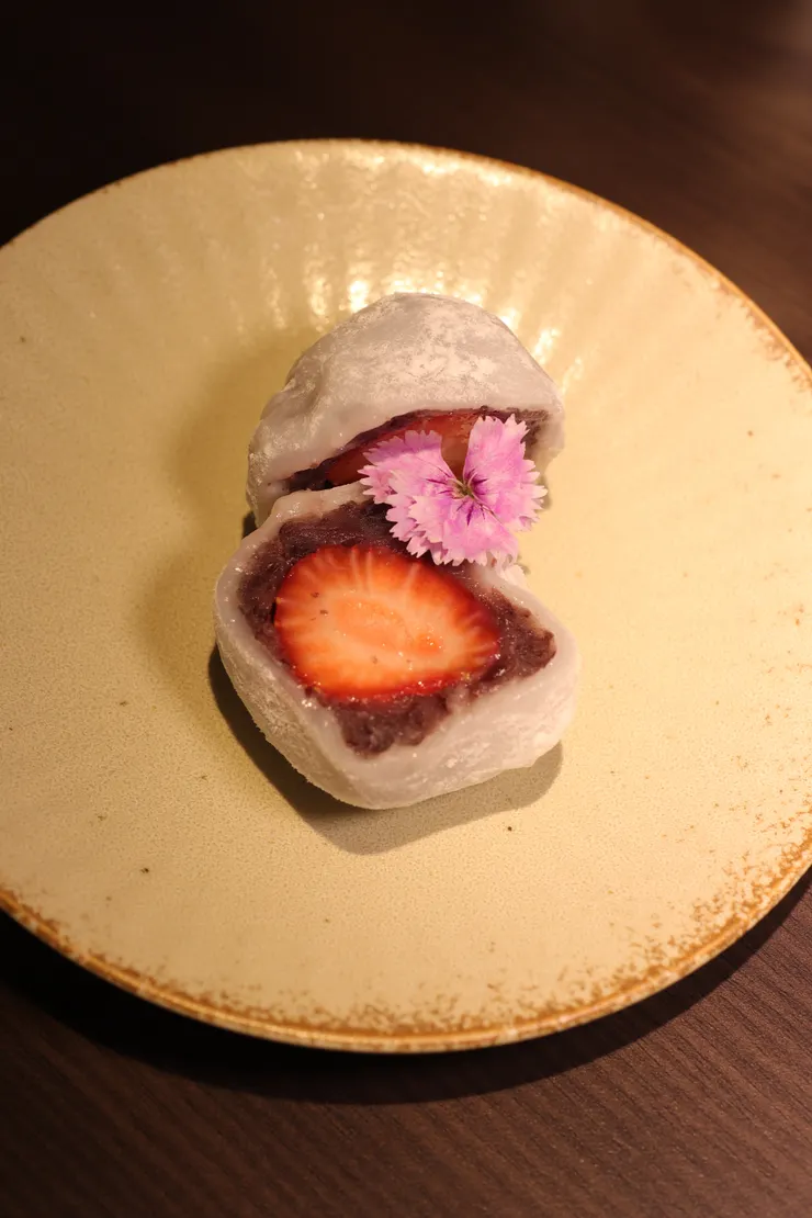 草莓大福切面照 草莓也很新鮮而紮實