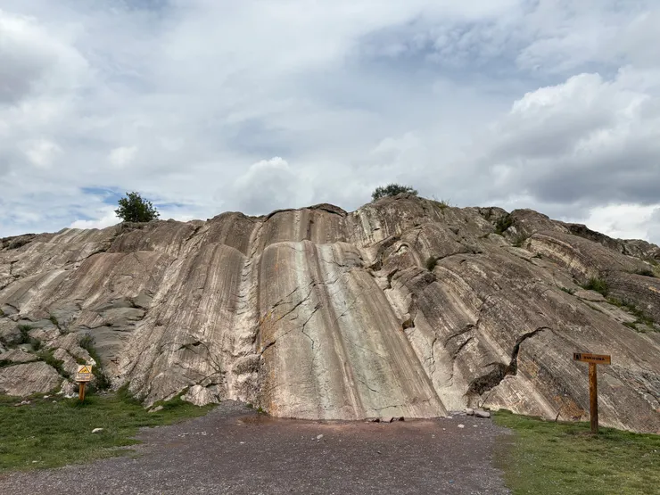 Suchuna，印加的天然溜滑梯。在克丘亞語 (Quechua) 中「Suchuna」的意思就是「滑行的地方」。