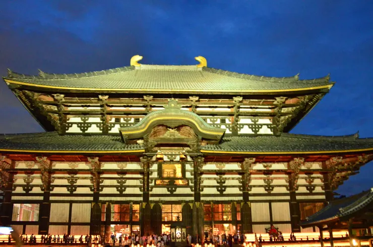 東大寺一年一度萬燈供養