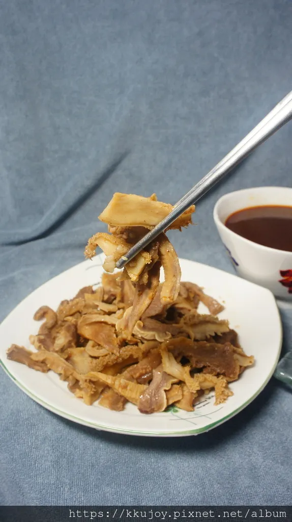 冬季暖鍋🍲牛骨高湯熬煮鍋底，搭配手炒香料與牛四喜底料|第一牛