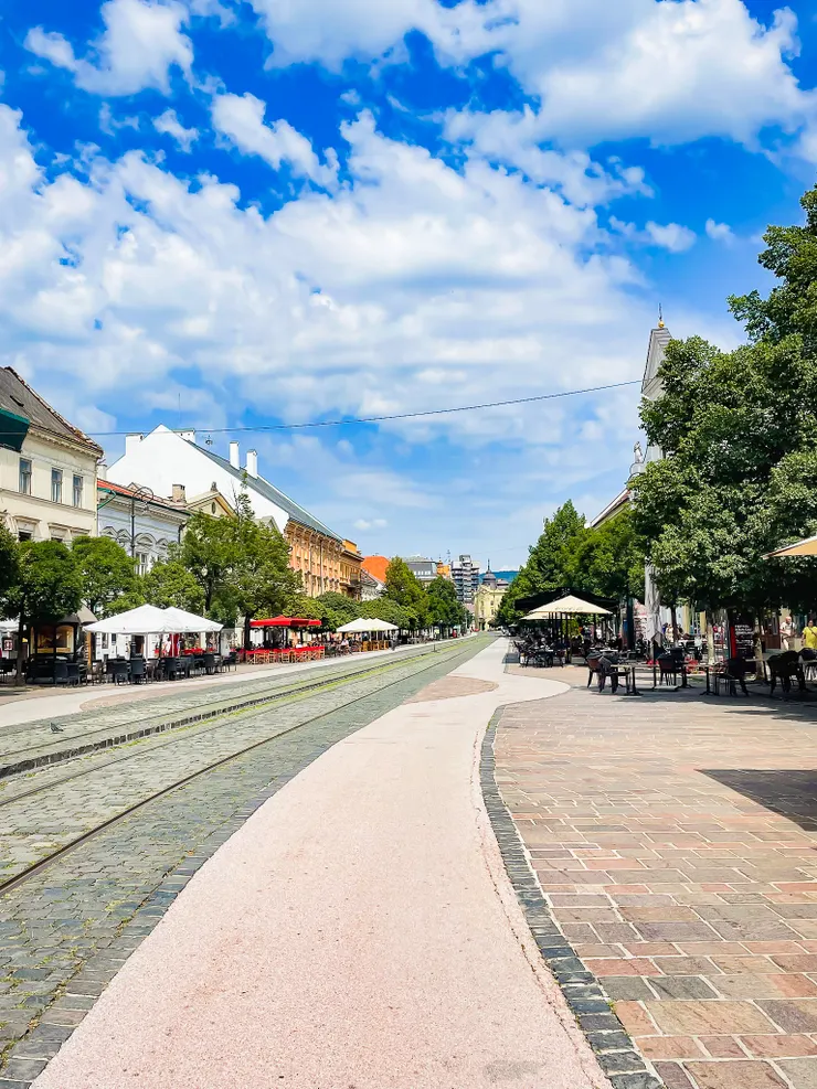 主街 shot by Emma@Košice, Slovakia.07 / 2024.