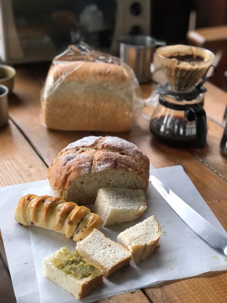 搭配隊長夫人做的橄欖醬及手沖咖啡