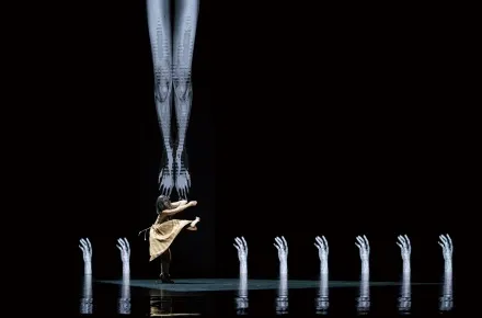 照片來源：雲門舞集《毛月亮》官方網站：https://www.cloudgate.org.tw/cg/dance_production/LunarHalo