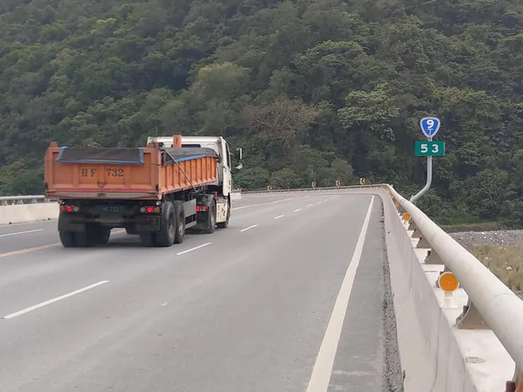 大濁水溪橋又名和平橋。