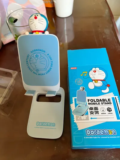 上班小確幸：哆啦A夢手機架＋水壺入手！