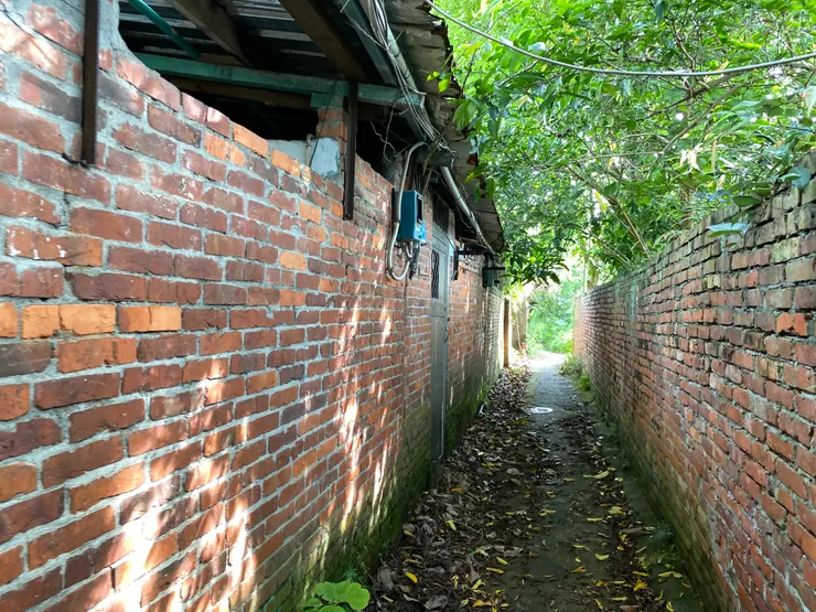 目前無人居住也尚未整修的屋舍（拍攝日期：2025/7）