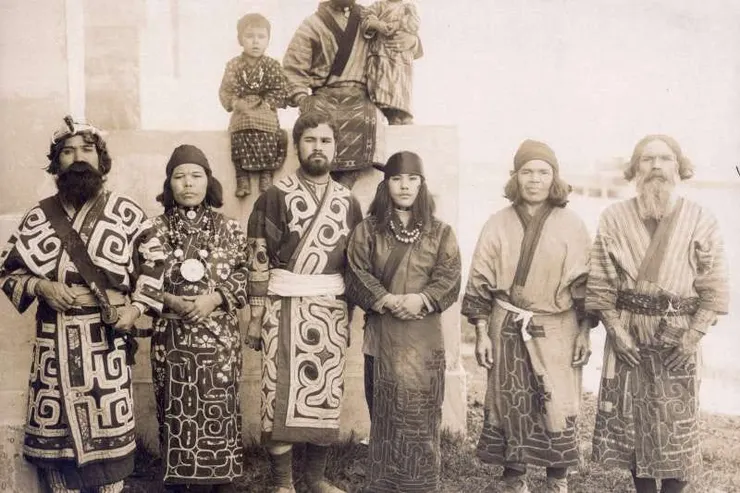 日本北海道原住民愛努人的衣著服飾。